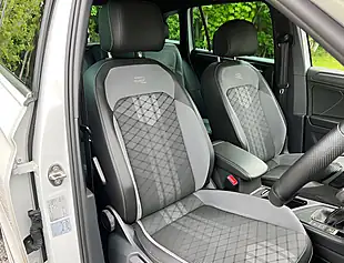 Used 2023 Volkswagen Tiguan R-Line Pure White - Interior and Exterior details 11