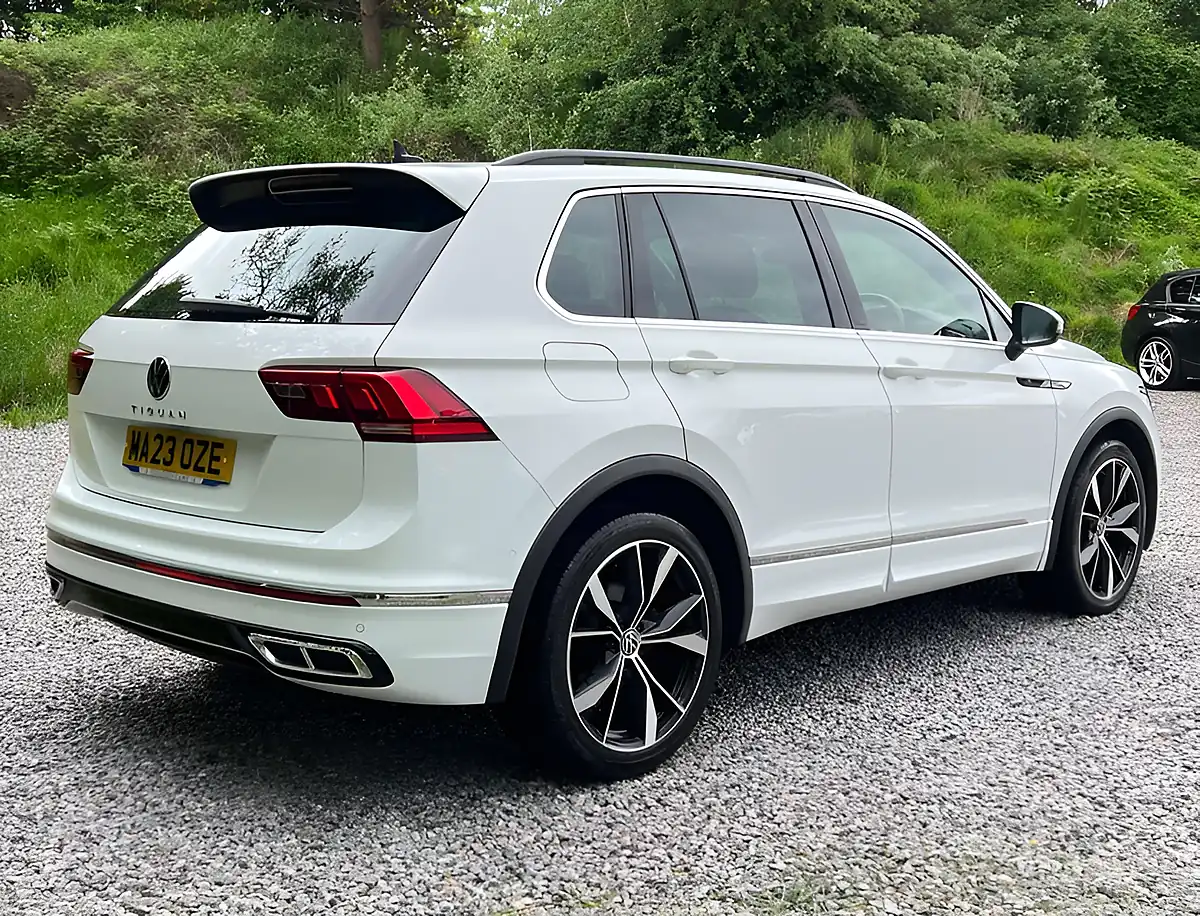 Used 2023 Volkswagen Tiguan R-Line Pure White - Interior and Exterior details 3