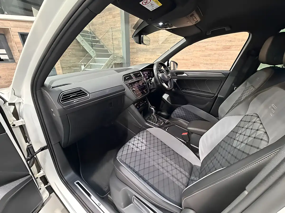 Used 2023 Volkswagen Tiguan R-Line White - Interior and Exterior details 9