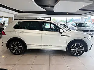 Used 2023 Volkswagen Tiguan R-Line White - Interior and Exterior details 10