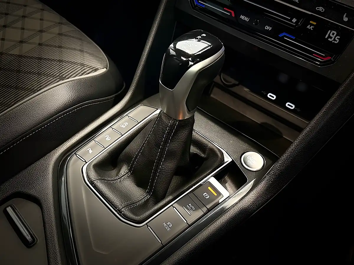 Used 2023 Volkswagen Tiguan R-Line White - Interior and Exterior details 16