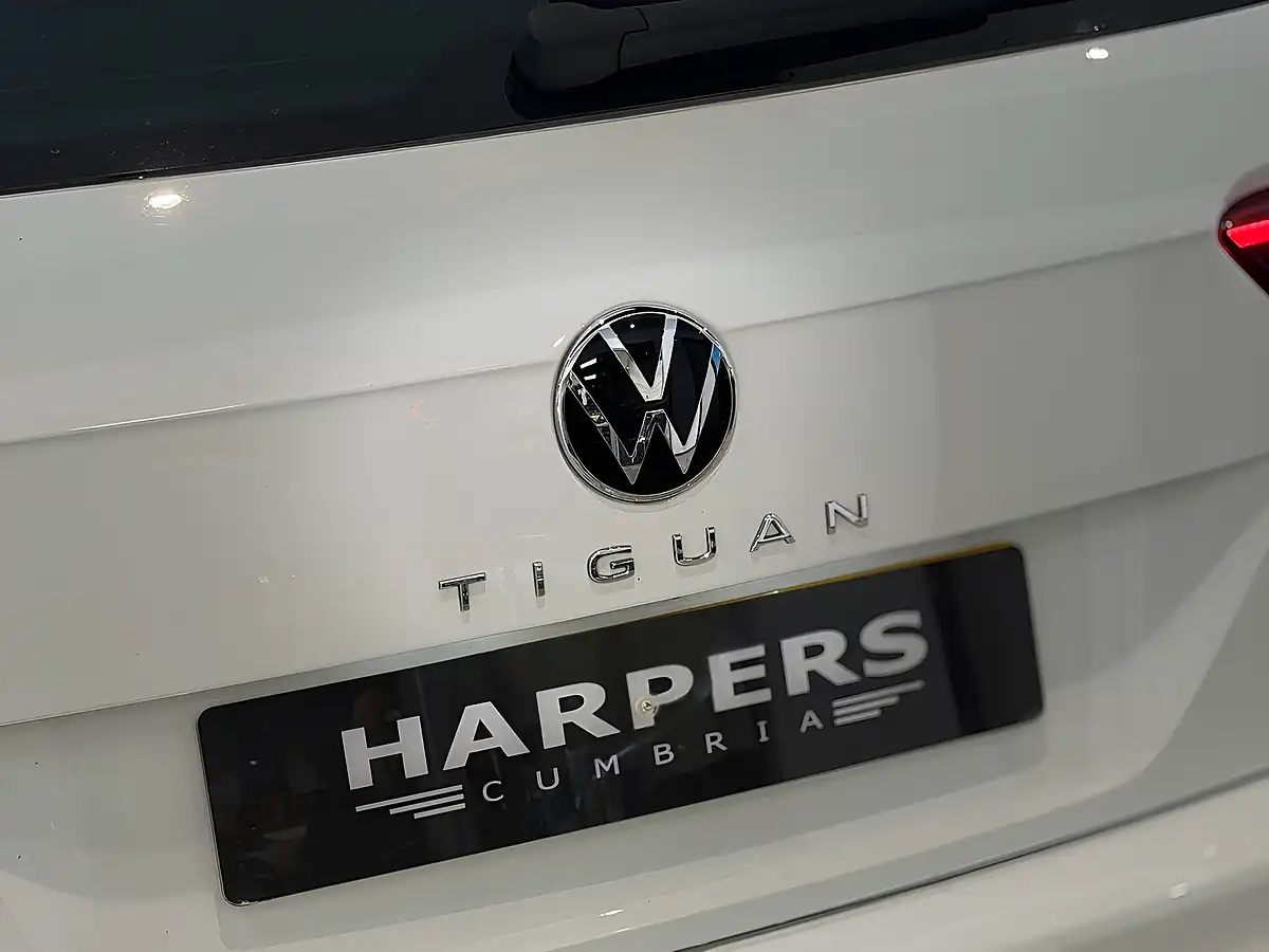 Used 2023 Volkswagen Tiguan R-Line White - Interior and Exterior details 8