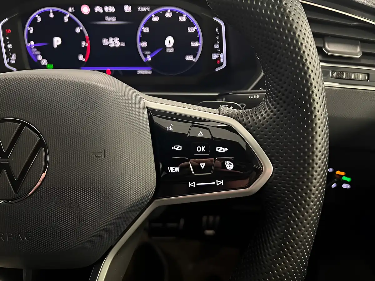 Used 2023 Volkswagen Tiguan R-Line White - Interior and Exterior details 14
