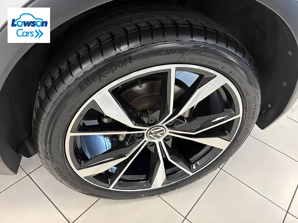 Used 2023 Volkswagen Tiguan R-Line White - Interior and Exterior details 9