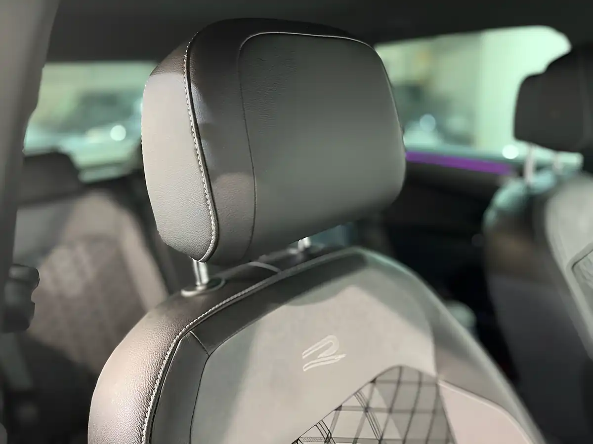 Used 2023 Volkswagen Tiguan R-Line White - Interior and Exterior details 15