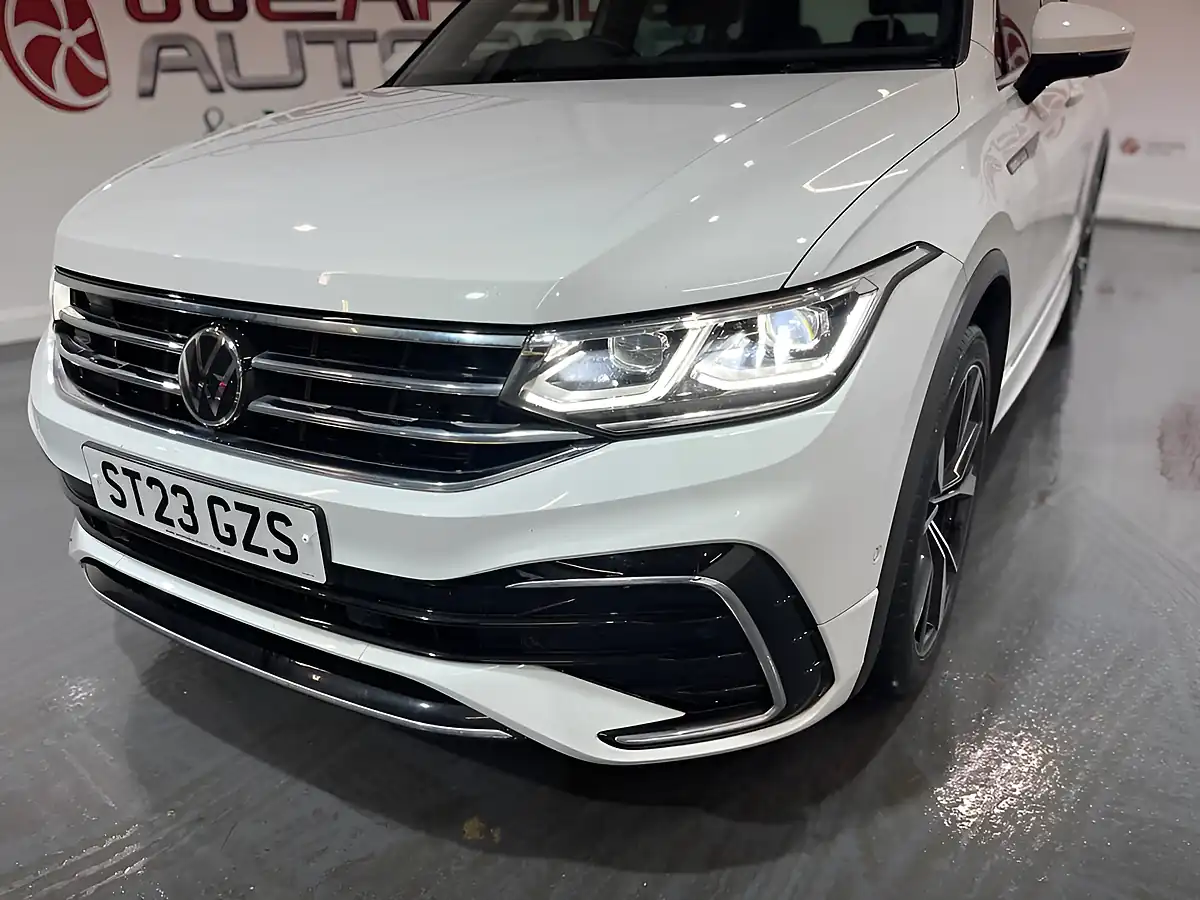 Used 2023 Volkswagen Tiguan R-Line White - Interior and Exterior details 5