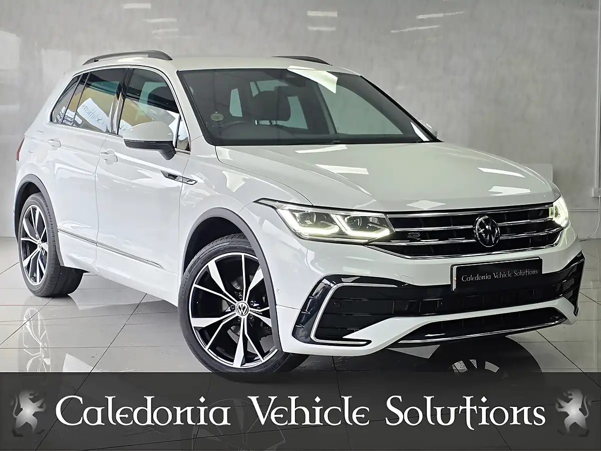 Used 2023 Volkswagen Tiguan R-Line White - Front View