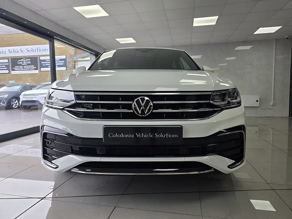 Used 2023 Volkswagen Tiguan R-Line White - Interior and Exterior details 20