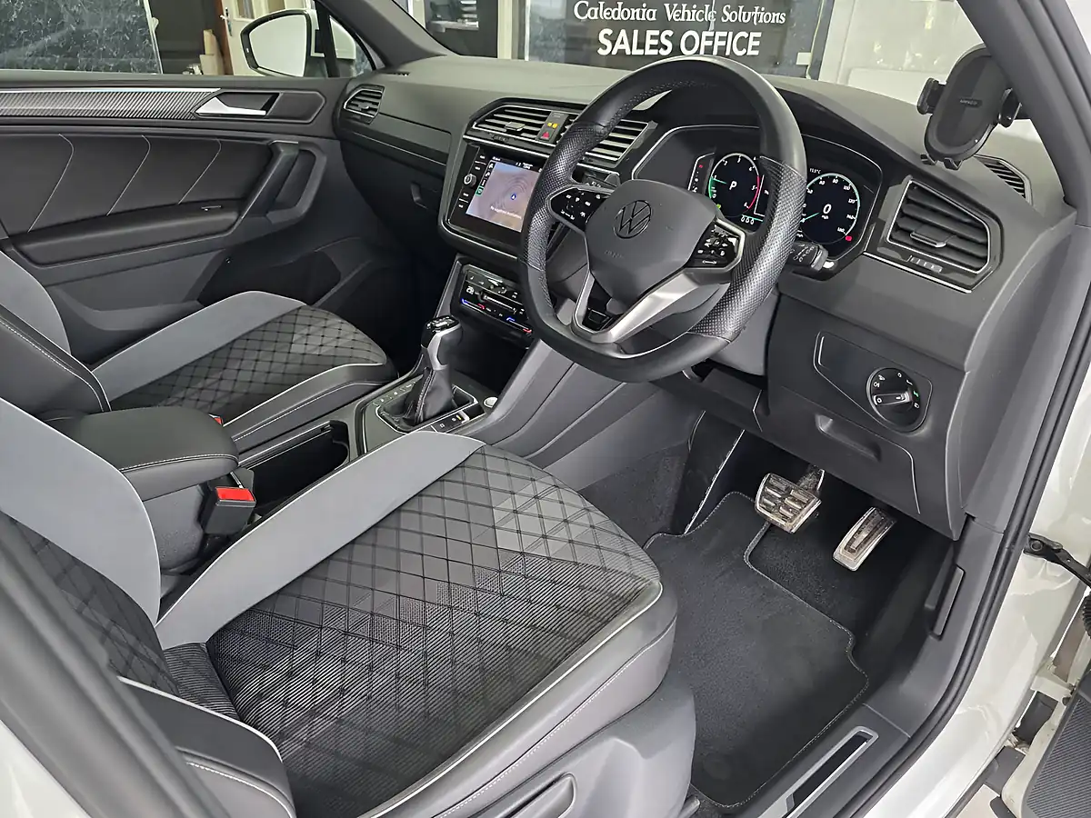 Used 2023 Volkswagen Tiguan R-Line White - Interior and Exterior details 4