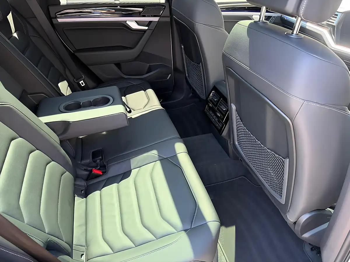 Used 2023 Volkswagen Touareg Black Edition White - Interior and Exterior details 10