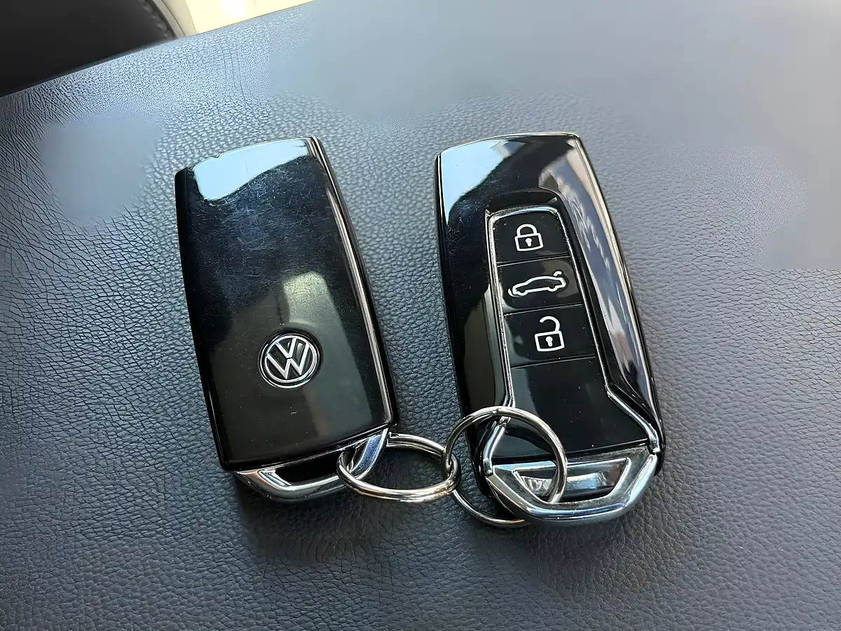 Used 2023 Volkswagen Touareg Black Edition White - Interior and Exterior details 15