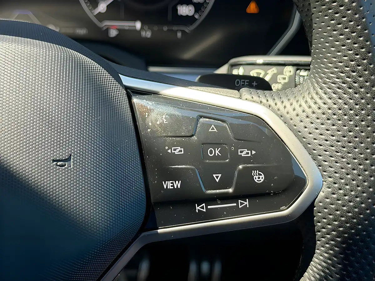 Used 2023 Volkswagen Touareg Black Edition White - Interior and Exterior details 18