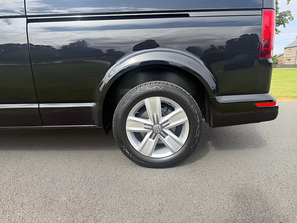 Used 2023 Volkswagen Transporter Highline Kombi Double Cab Black - Interior and Exterior details 19