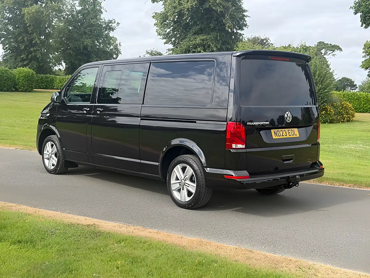 Used 2023 Volkswagen Transporter Highline Kombi Double Cab Black - Interior and Exterior details 3