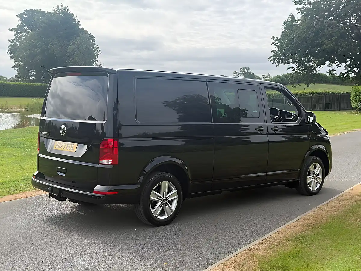 Used 2023 Volkswagen Transporter Highline Kombi Double Cab Black - Interior and Exterior details 4