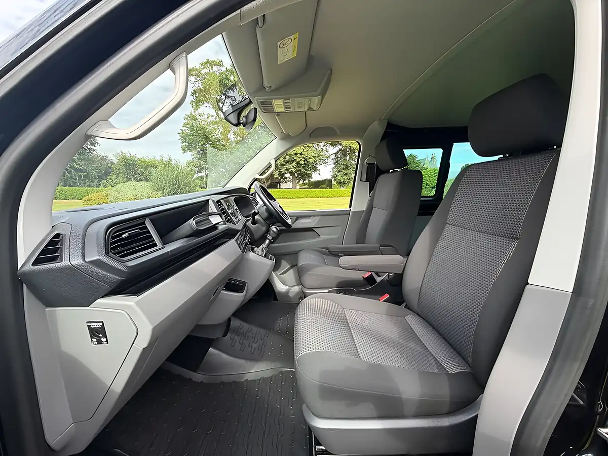 Used 2023 Volkswagen Transporter Highline Kombi Double Cab Black - Interior and Exterior details 8