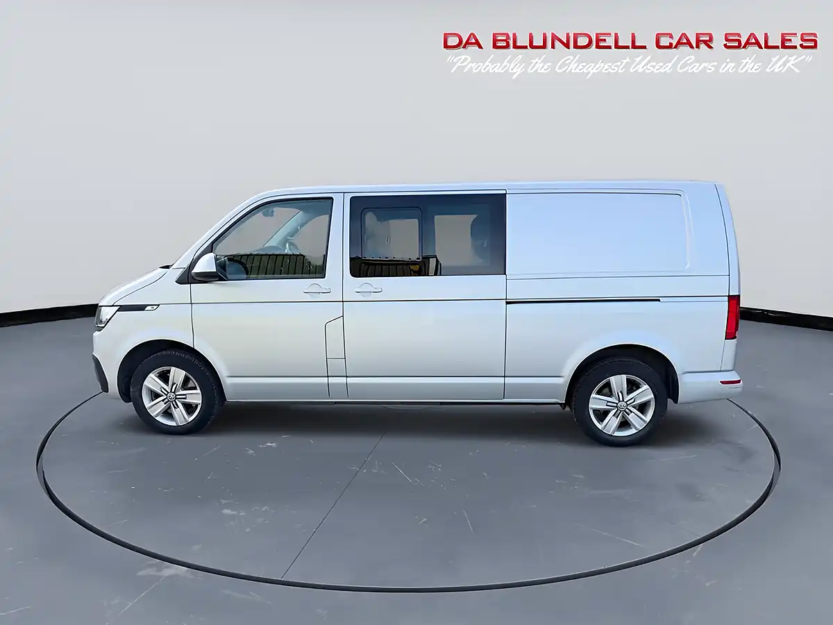 Used 2023 Volkswagen Transporter Highline Kombi Double Cab Silver - Interior and Exterior details 15