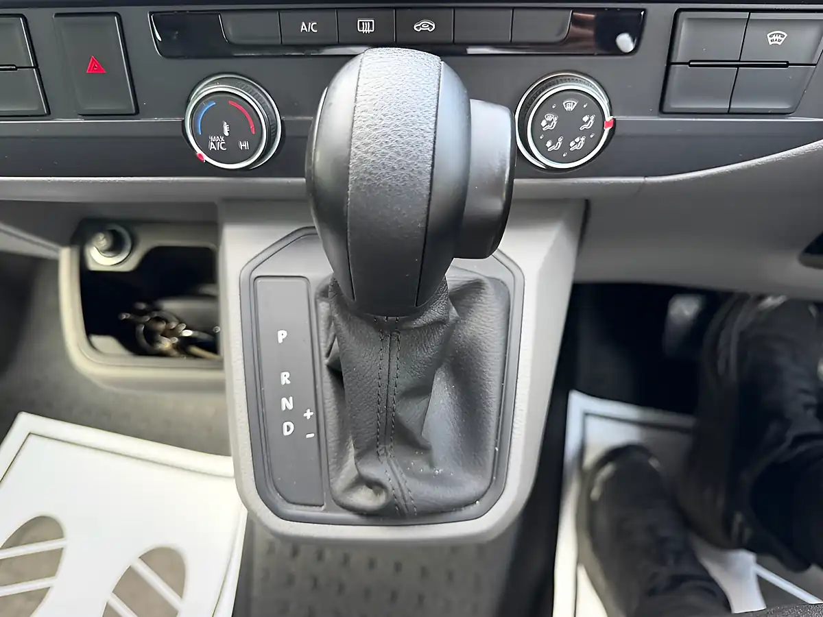 Used 2023 Volkswagen Transporter Highline Kombi Double Cab Silver - Interior and Exterior details 16
