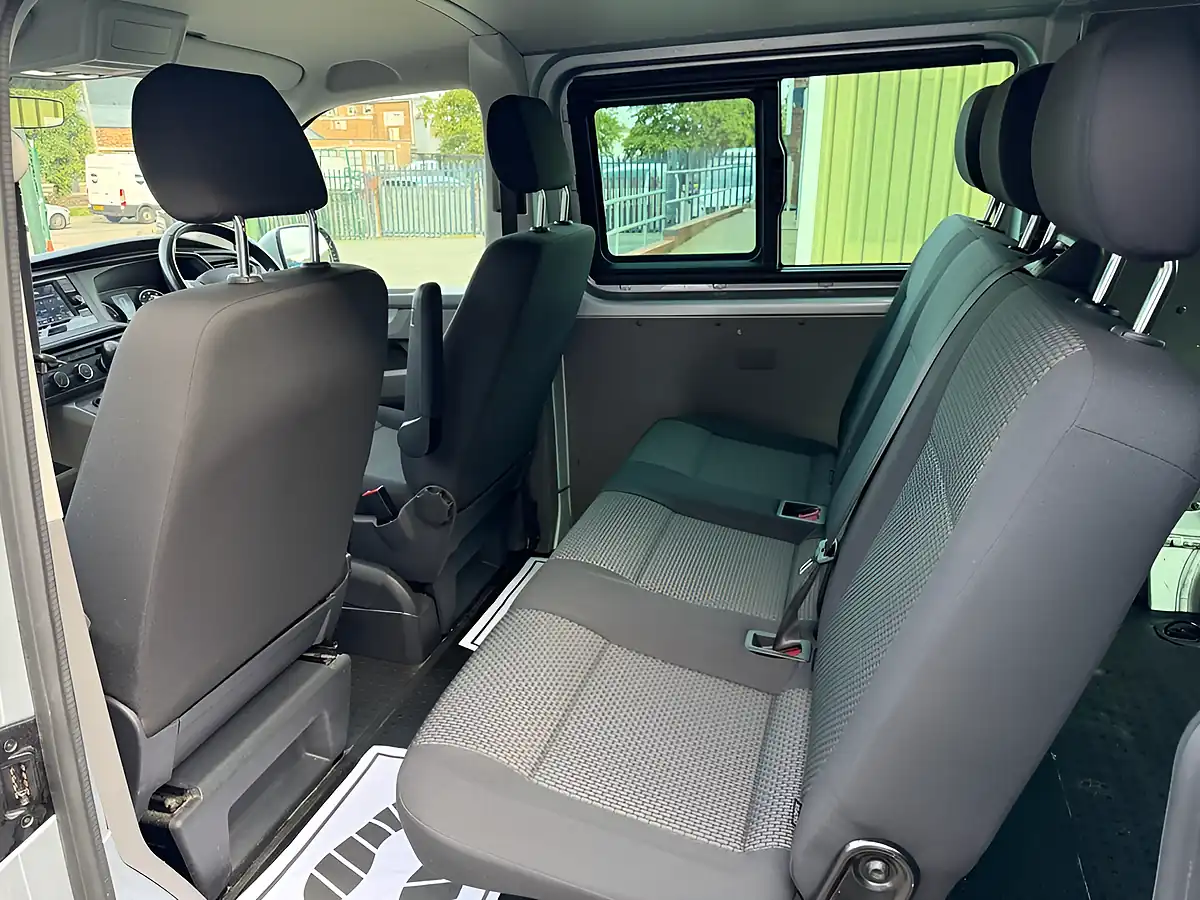 Used 2023 Volkswagen Transporter Highline Kombi Double Cab Silver - Interior and Exterior details 8