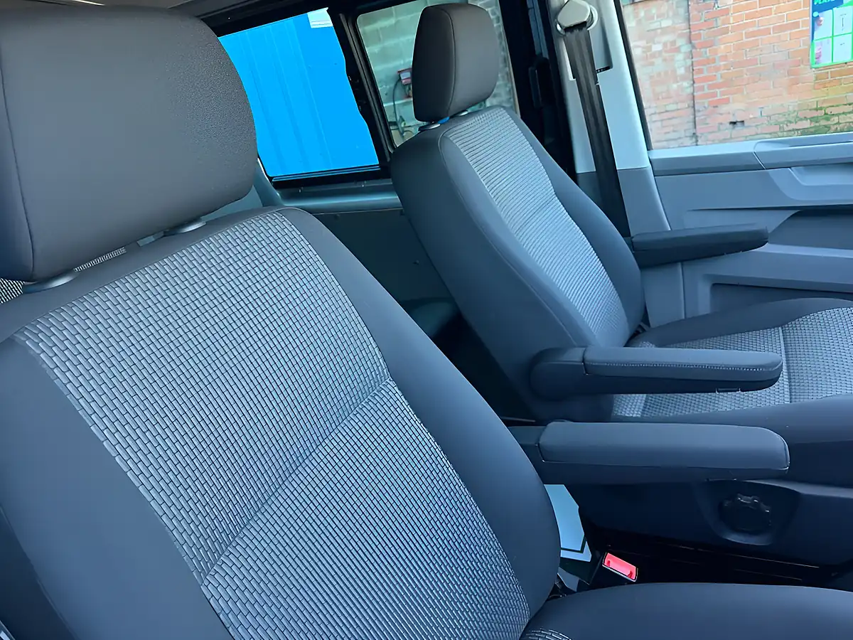 Used 2023 Volkswagen Transporter Highline Silver - Interior and Exterior details 5