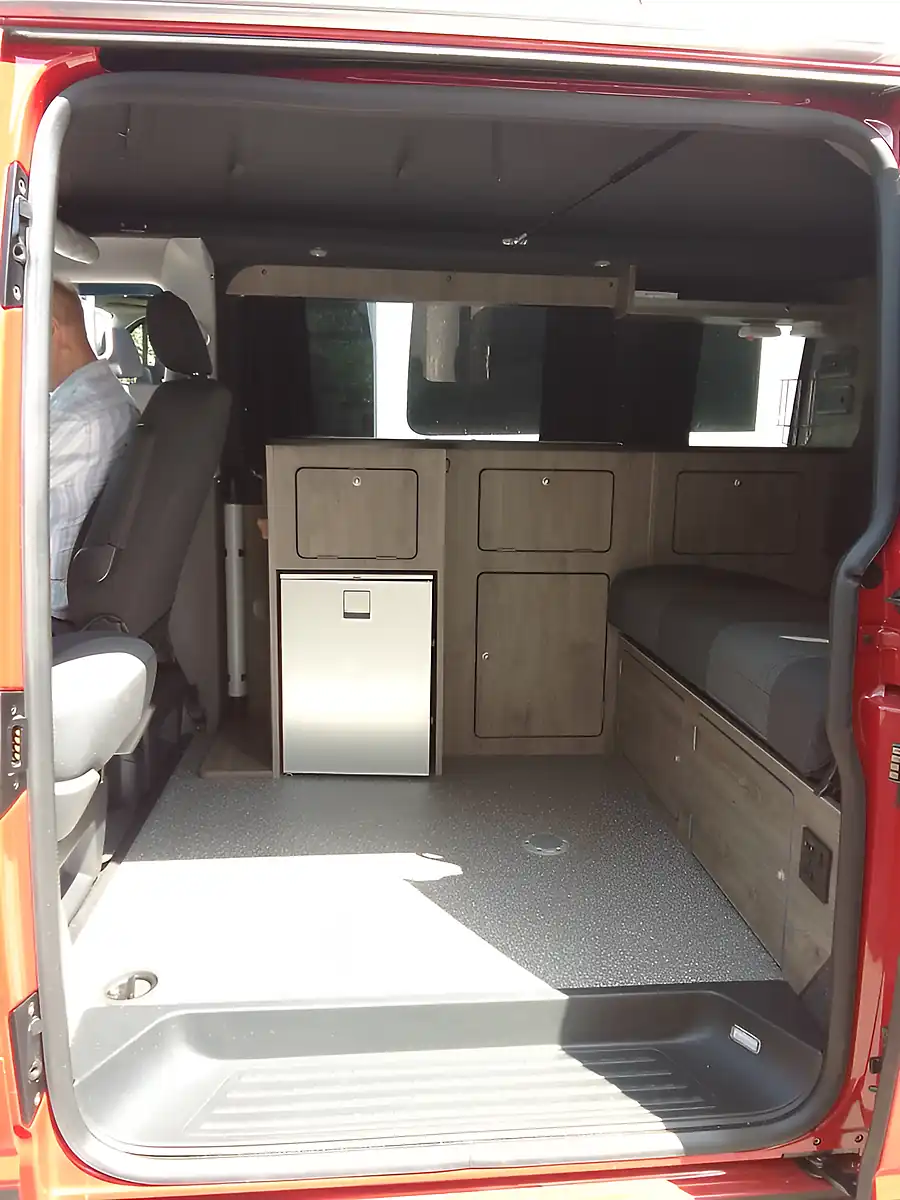 Used 2023 Volkswagen Transporter Hillside Red - Interior and Exterior details 9