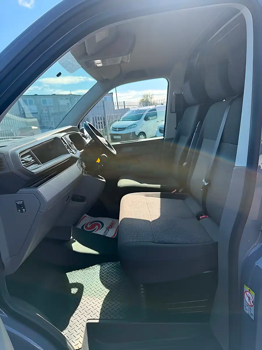 Used 2023 Volkswagen Transporter Startline Grey - Interior and Exterior details 10