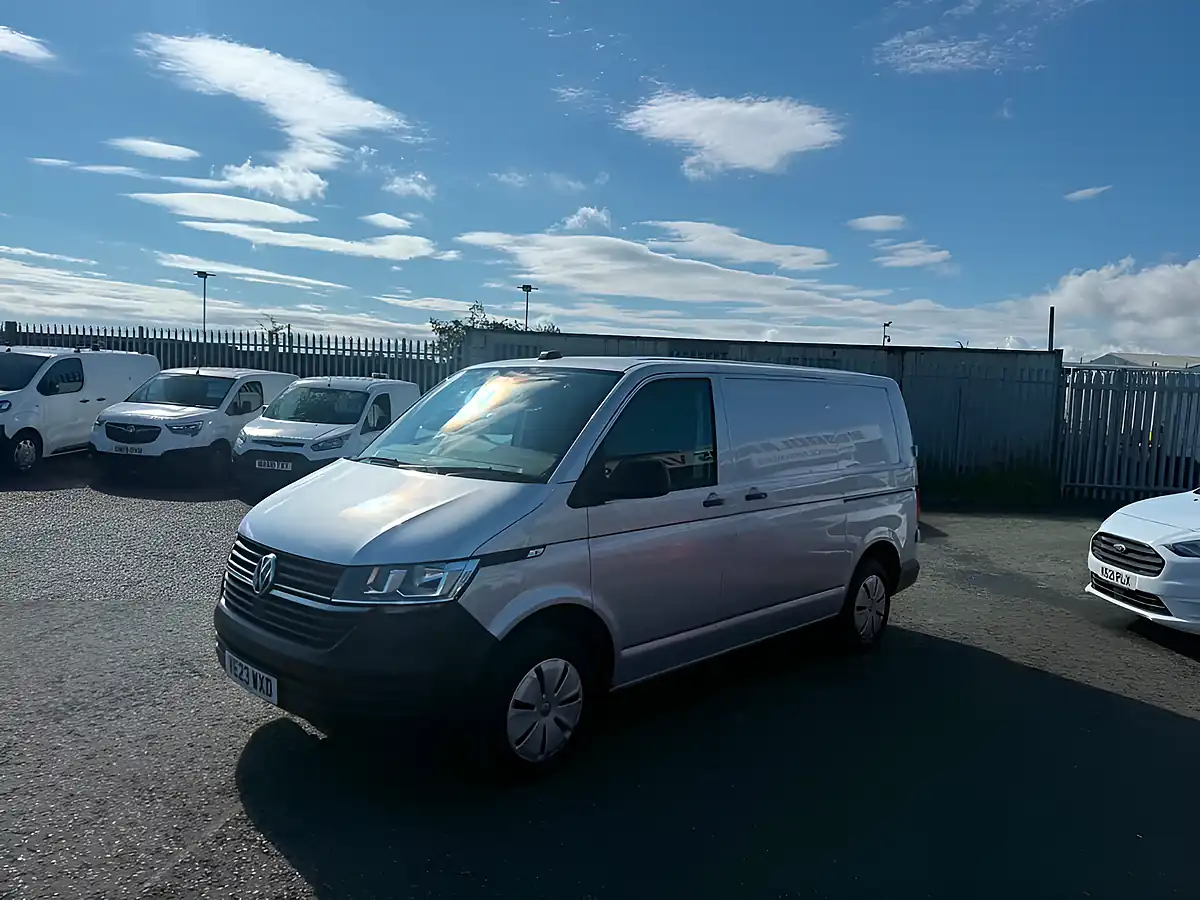 Used 2023 Volkswagen Transporter Startline Silver - Interior and Exterior details 3