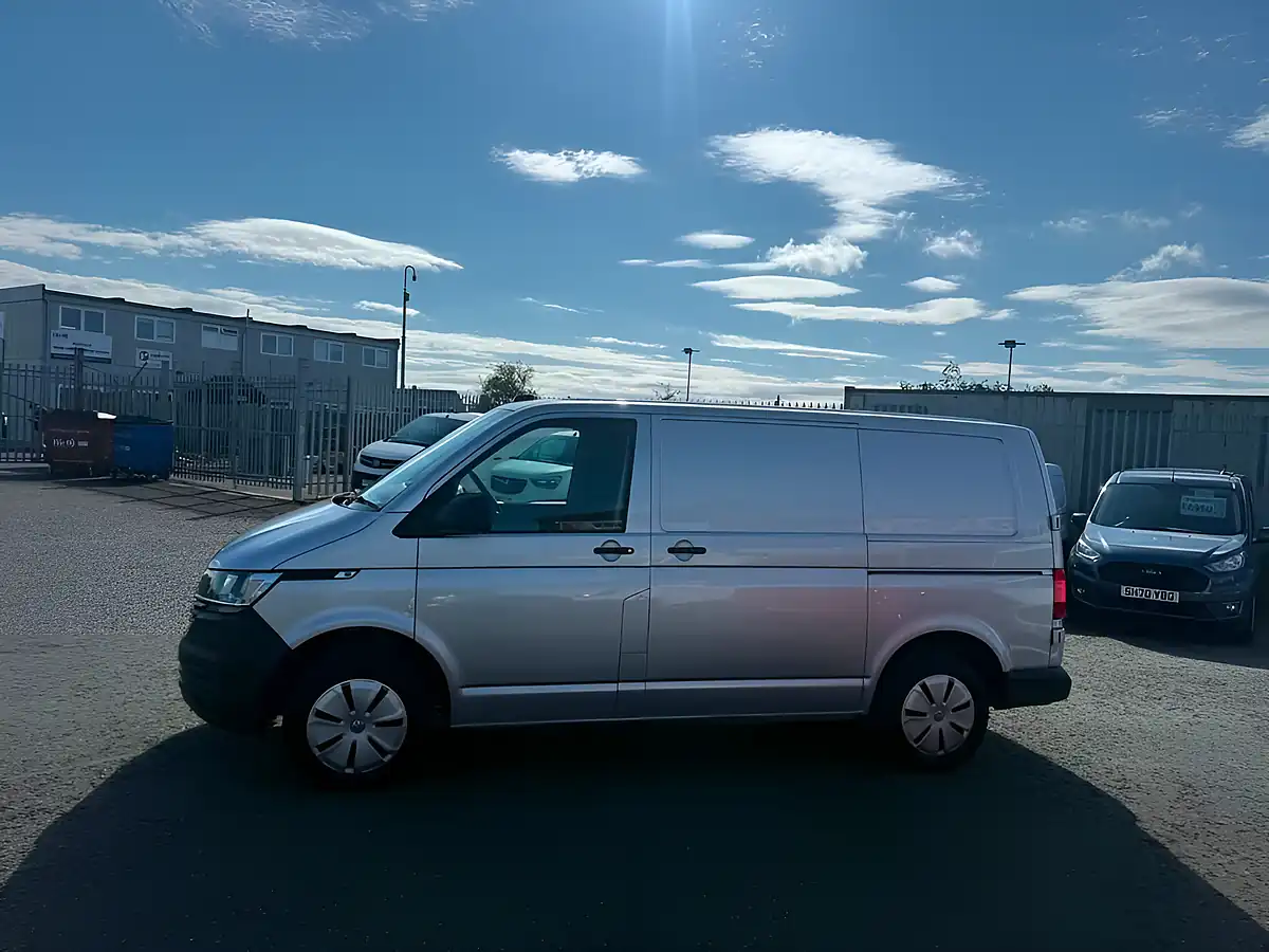 Used 2023 Volkswagen Transporter Startline Silver - Interior and Exterior details 4