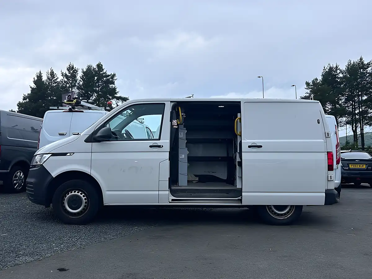 Used 2023 Volkswagen Transporter Startline White - Interior and Exterior details 13