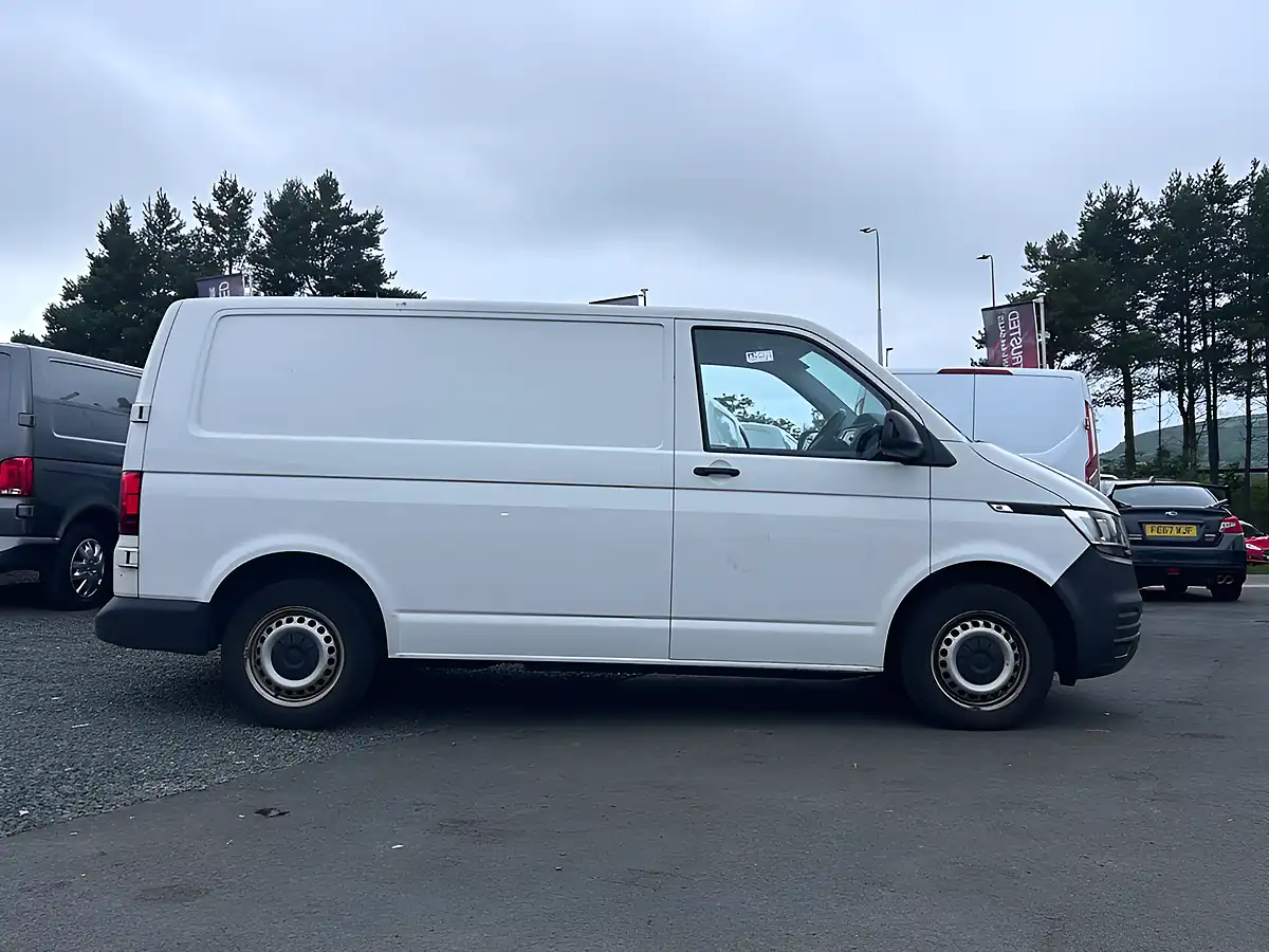 Used 2023 Volkswagen Transporter Startline White - Interior and Exterior details 2