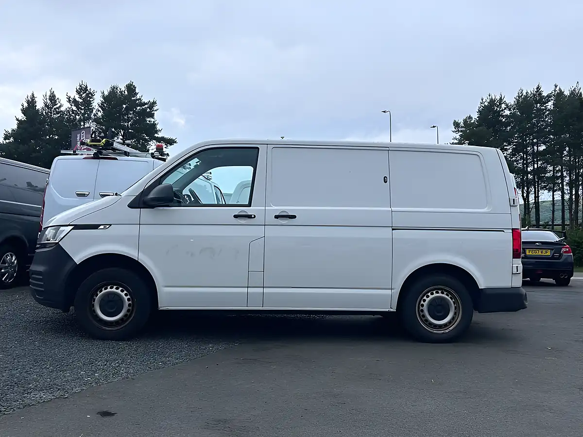 Used 2023 Volkswagen Transporter Startline White - Interior and Exterior details 7
