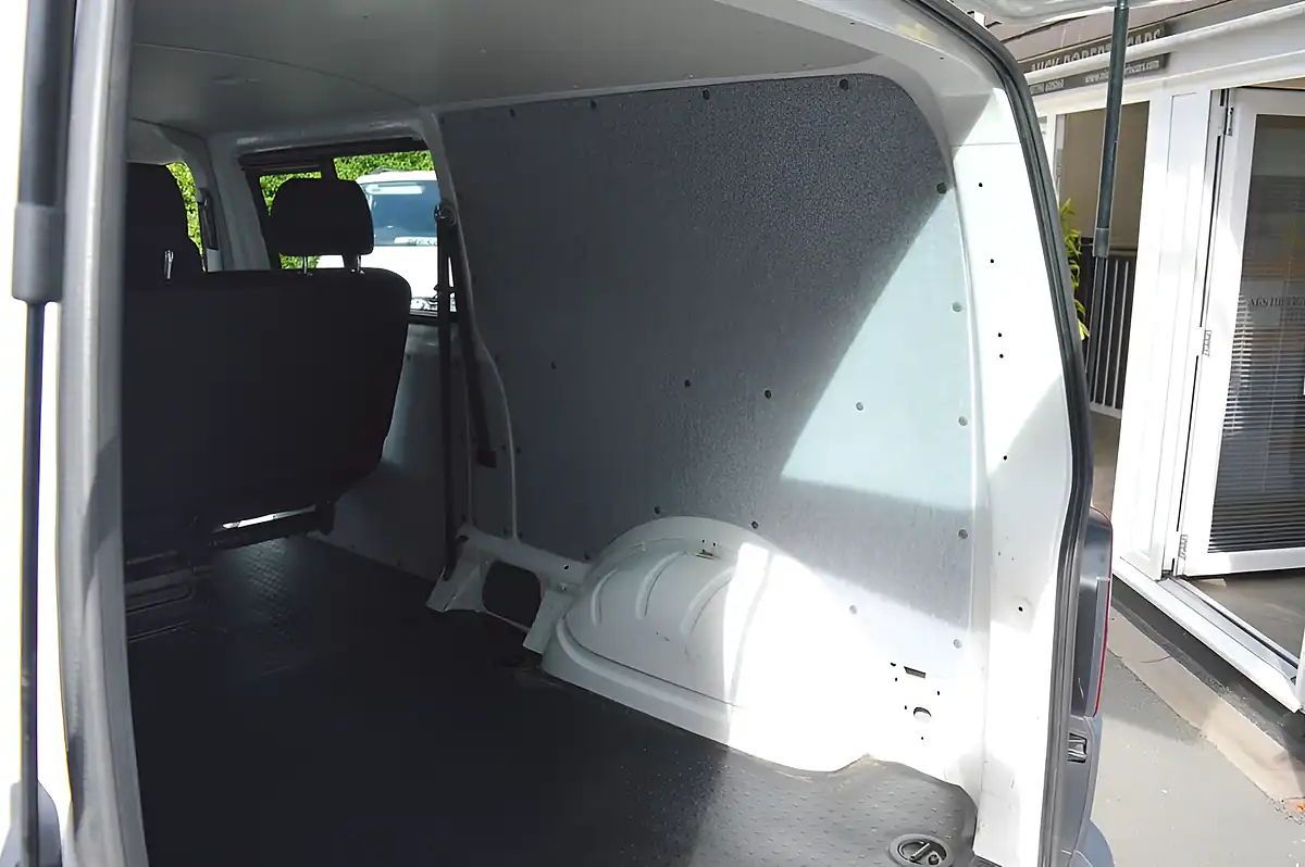 Used 2023 Volkswagen Transporter Startline White - Interior and Exterior details 14
