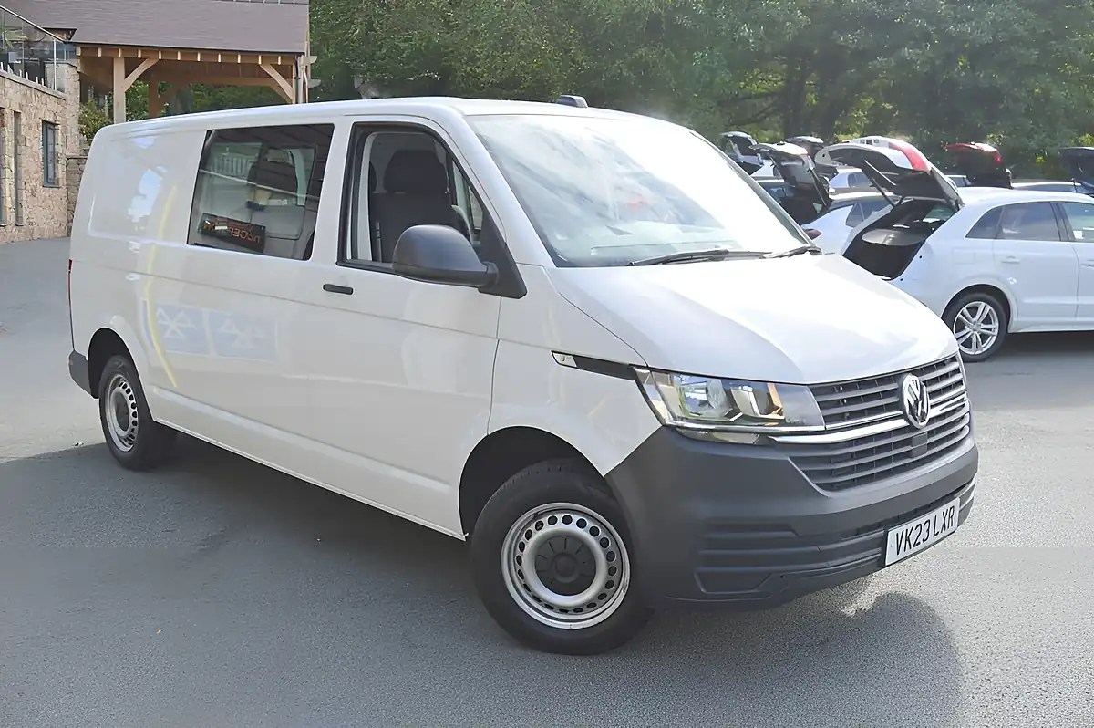 Used 2023 Volkswagen Transporter Startline White - Interior and Exterior details 3