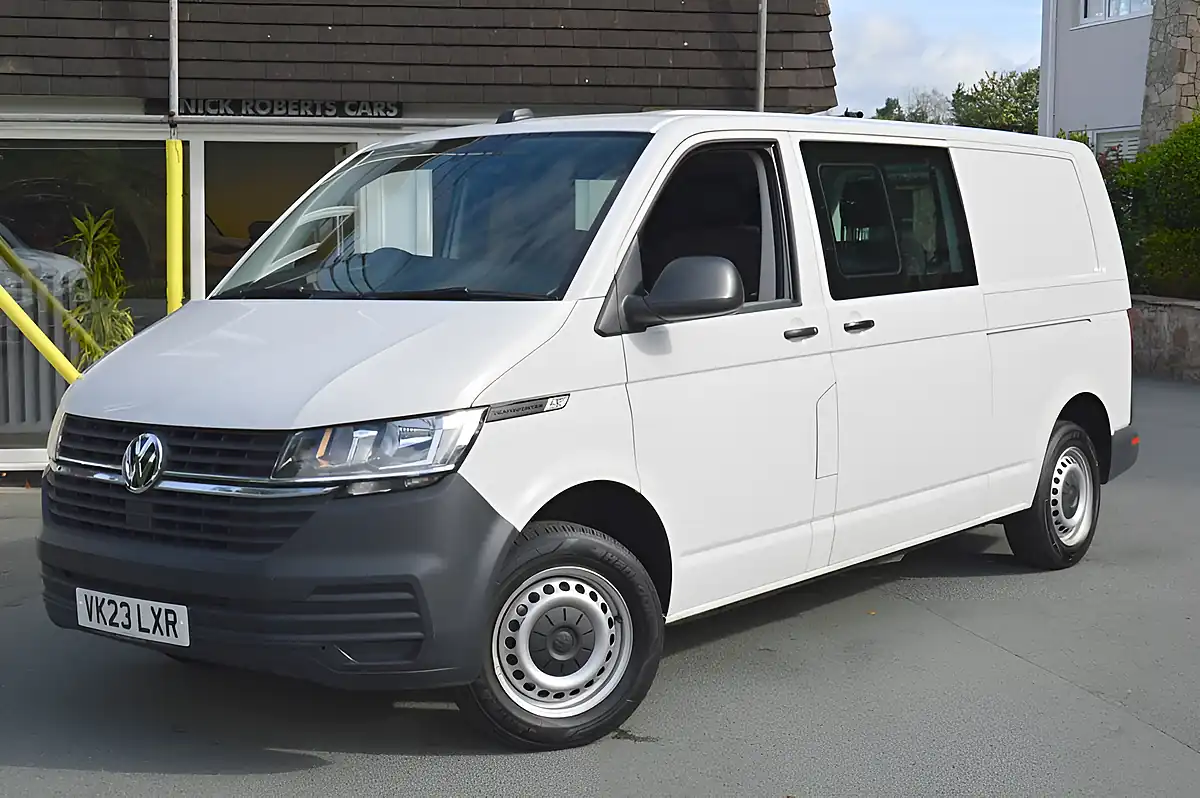 Used 2023 Volkswagen Transporter Startline White - Interior and Exterior details 5