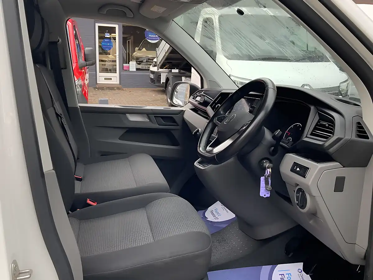 Used 2023 Volkswagen Transporter Startline White - Interior and Exterior details 13