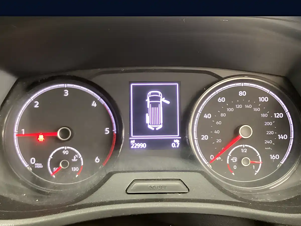 Used 2023 Volkswagen Transporter Startline White - Interior and Exterior details 17