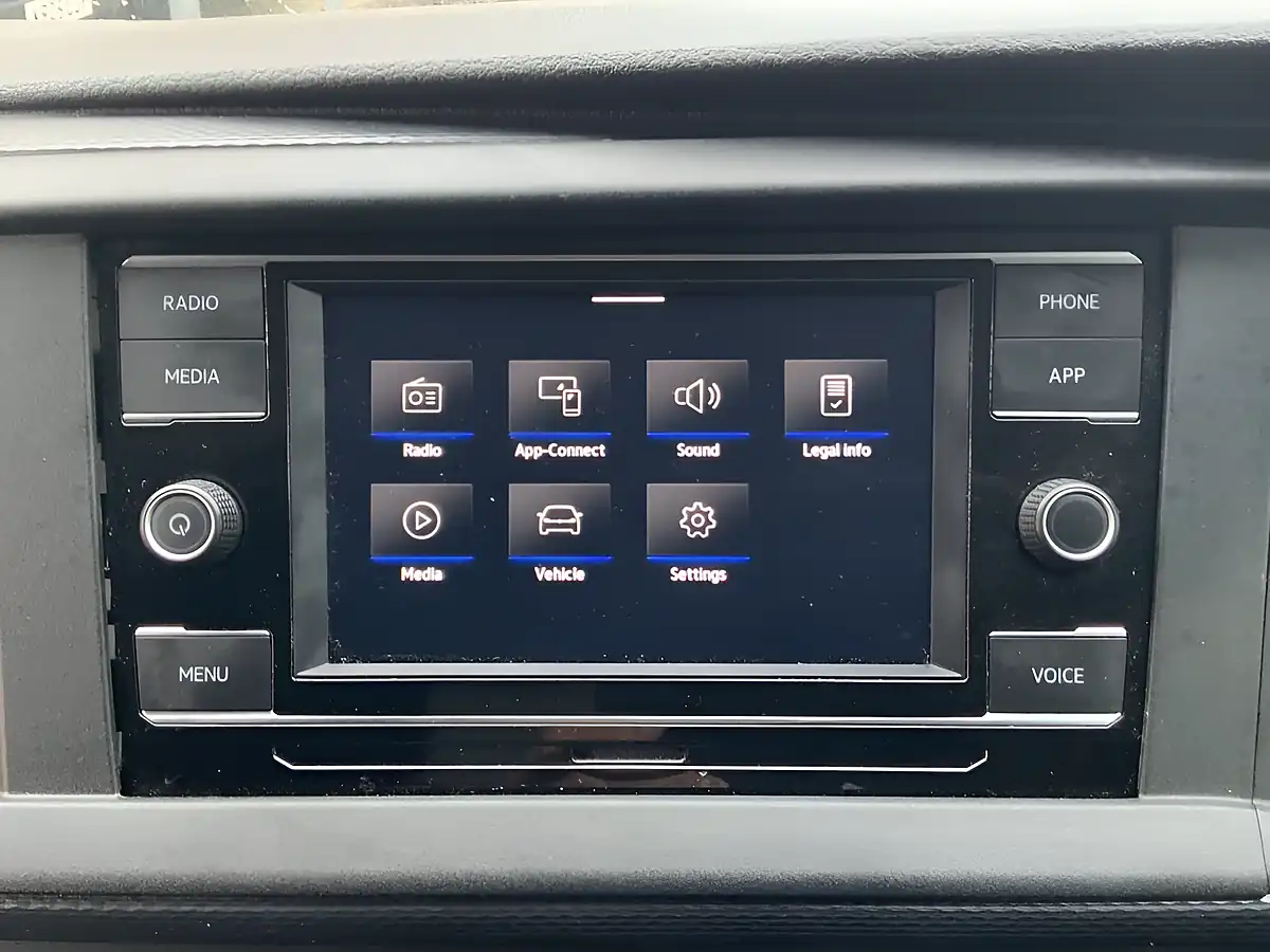 Used 2023 Volkswagen Transporter Startline White - Interior and Exterior details 19
