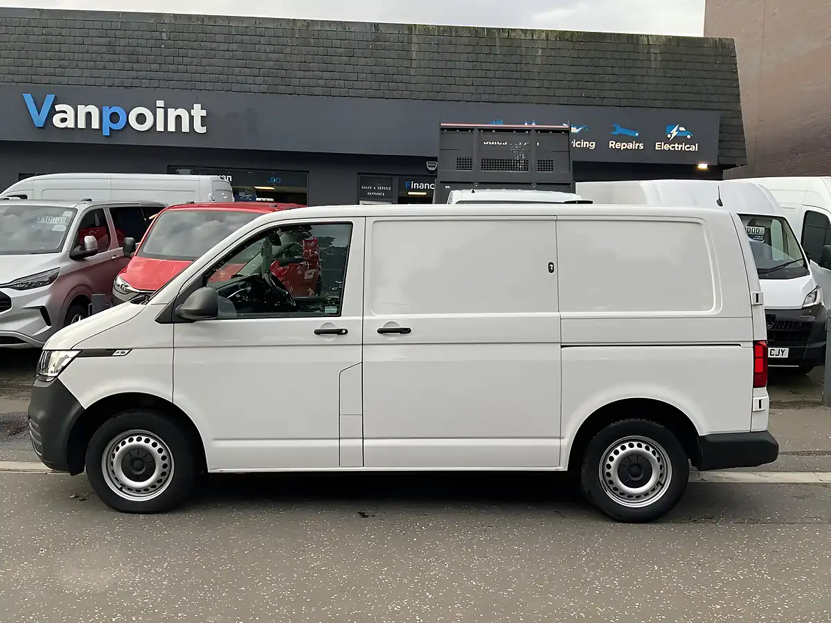 Used 2023 Volkswagen Transporter Startline White - Interior and Exterior details 7