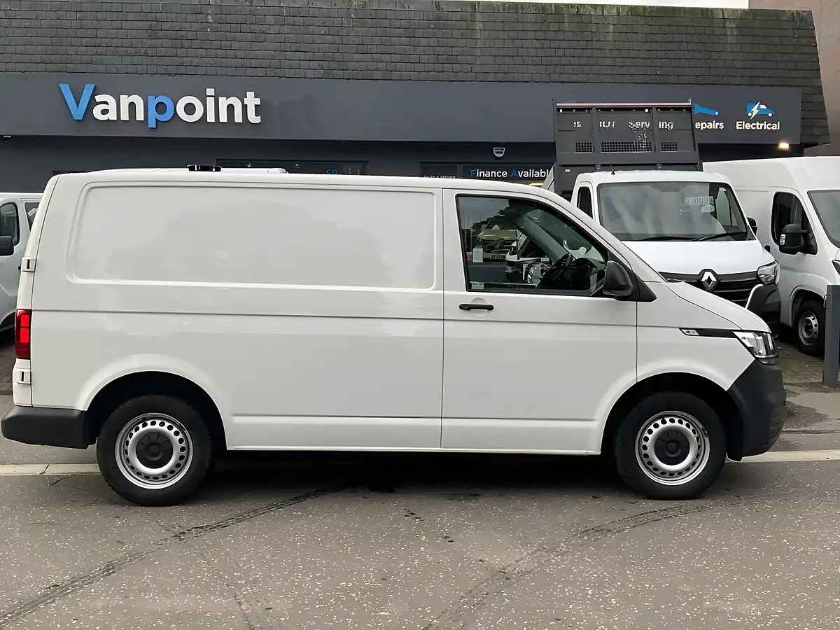 Used 2023 Volkswagen Transporter Startline White - Interior and Exterior details 8