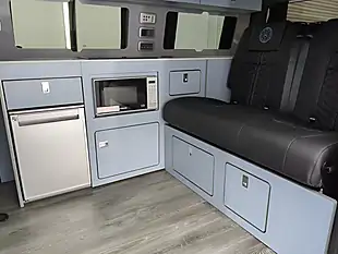 Used 2023 Volkswagen Transporter T28 Crowther Topline Candy White - Interior and Exterior details 10