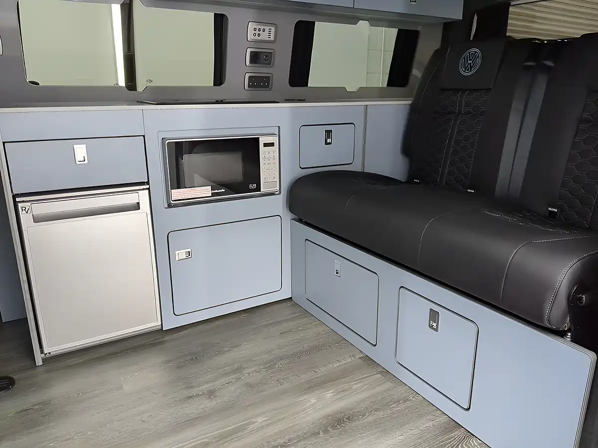 Used 2023 Volkswagen Transporter T28 Crowther Topline Candy White - Interior and Exterior details 10