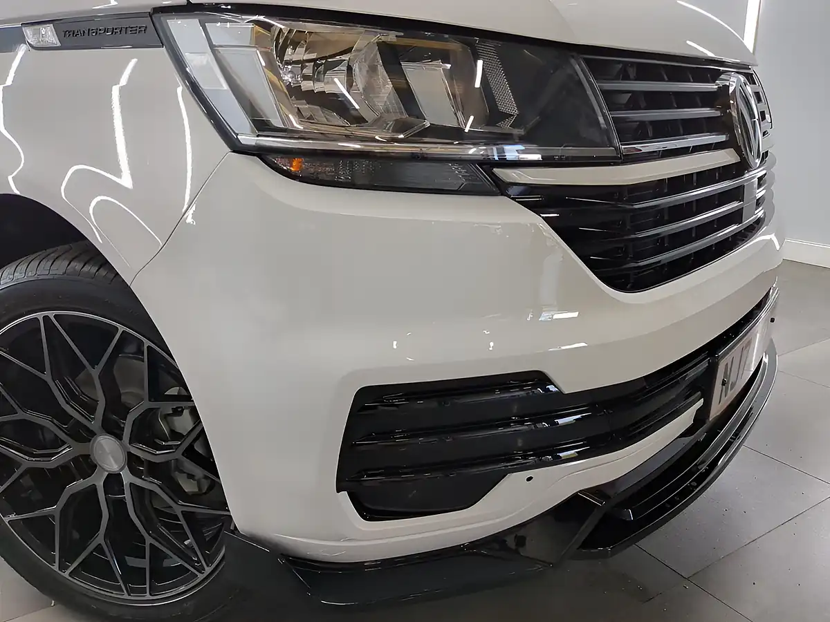 Used 2023 Volkswagen Transporter T28 Crowther Topline Candy White - Interior and Exterior details 4