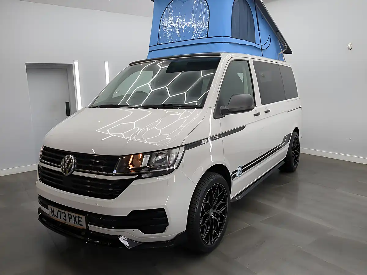 Used 2023 Volkswagen Transporter T28 Crowther Topline Candy White - Interior and Exterior details 9