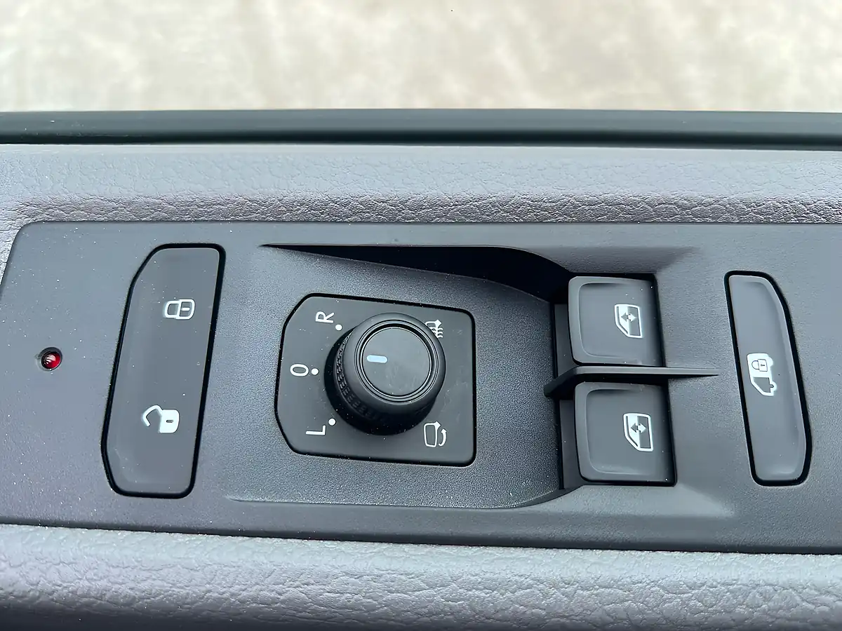 Used 2023 Volkswagen Transporter T32 Highline Grey - Interior and Exterior details 10