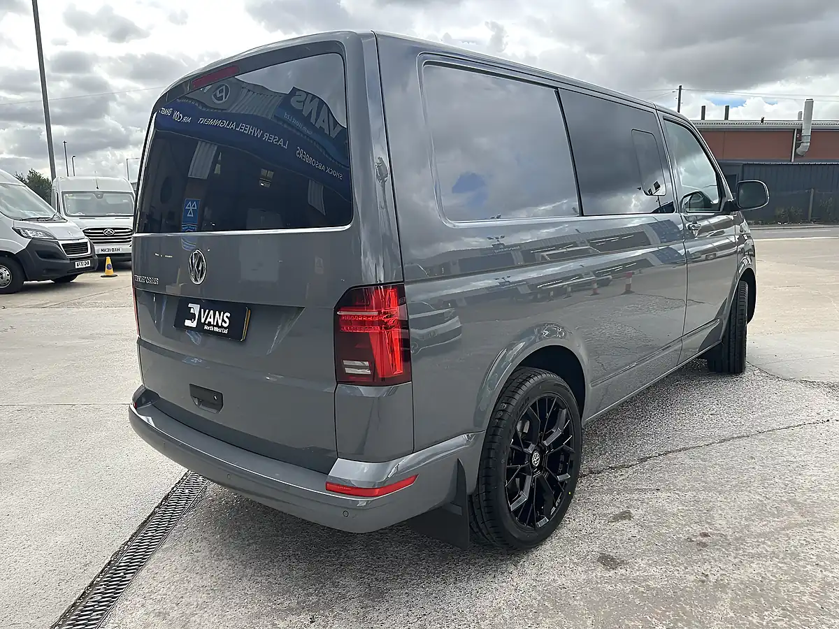 Used 2023 Volkswagen Transporter T32 Highline Grey - Interior and Exterior details 3
