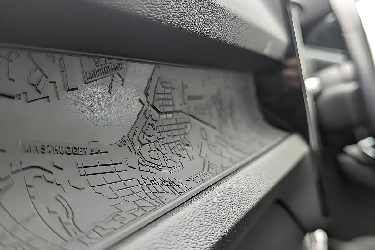Used 2023 Volvo C40 Core Black - Interior and Exterior details 12