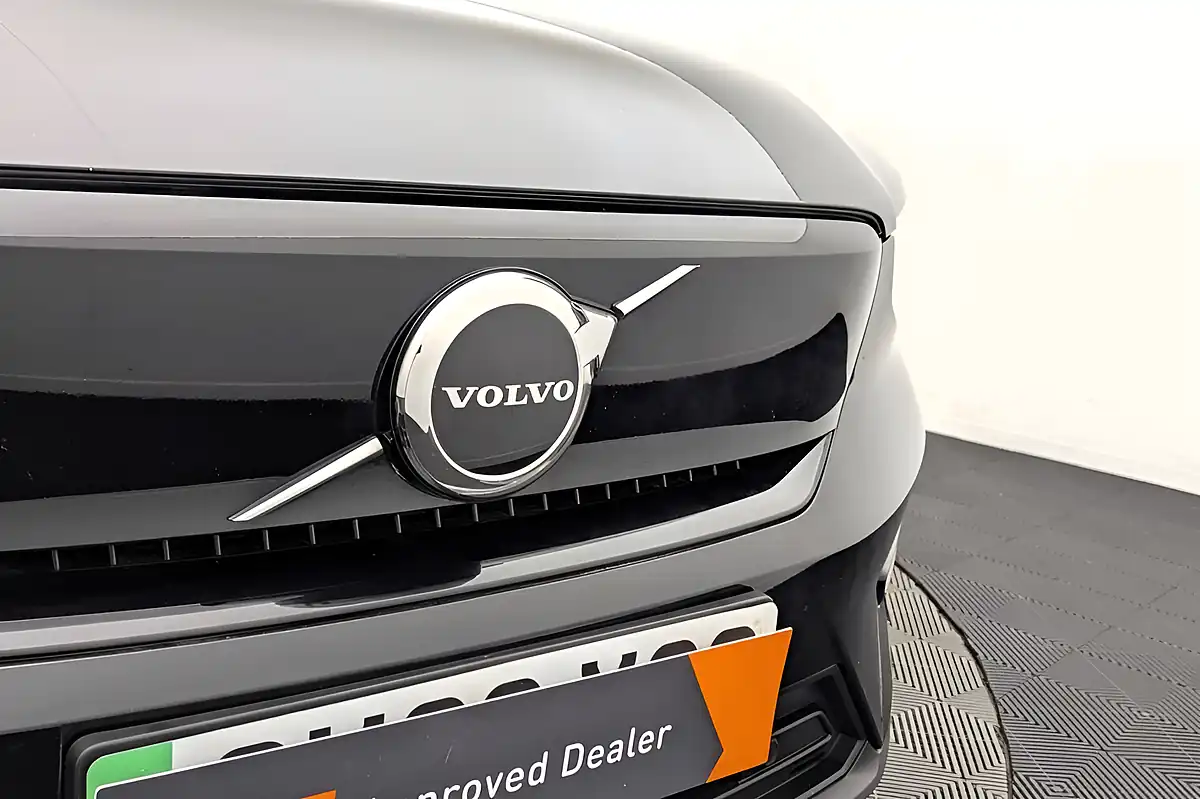 Used 2023 Volvo C40 Core Black - Interior and Exterior details 17