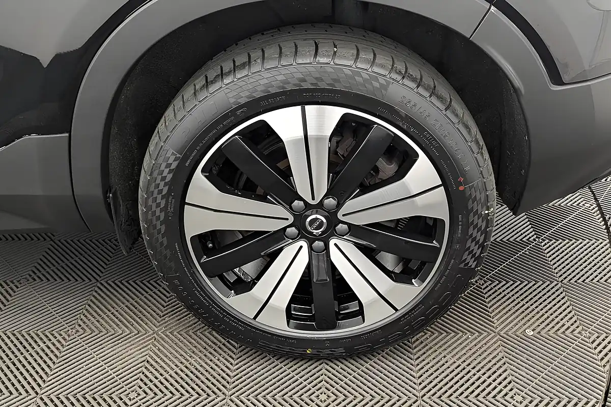Used 2023 Volvo C40 Core Black - Interior and Exterior details 20