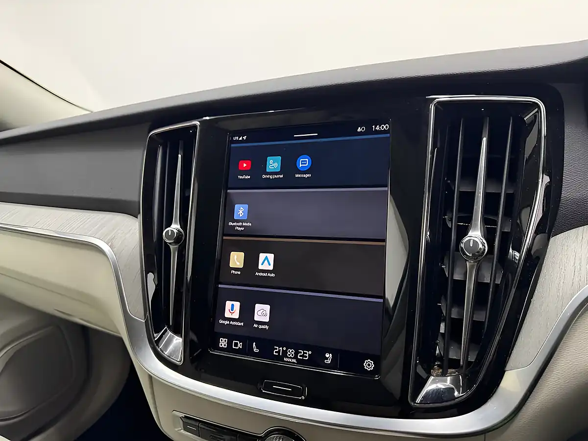 Used 2023 Volvo V60 Plus Silver - Interior and Exterior details 10