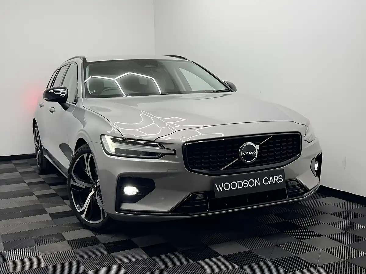 Used 2023 Volvo V60 Plus Silver - Interior and Exterior details 17